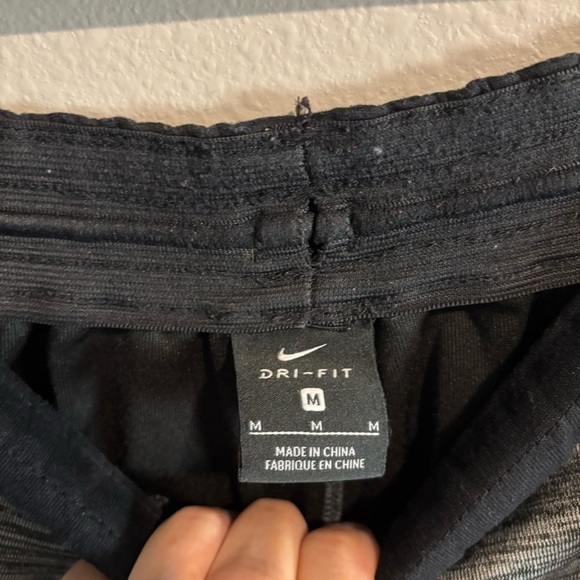 NIKE Dri fit Athletic Shorts Size M - Picture 4 of 6